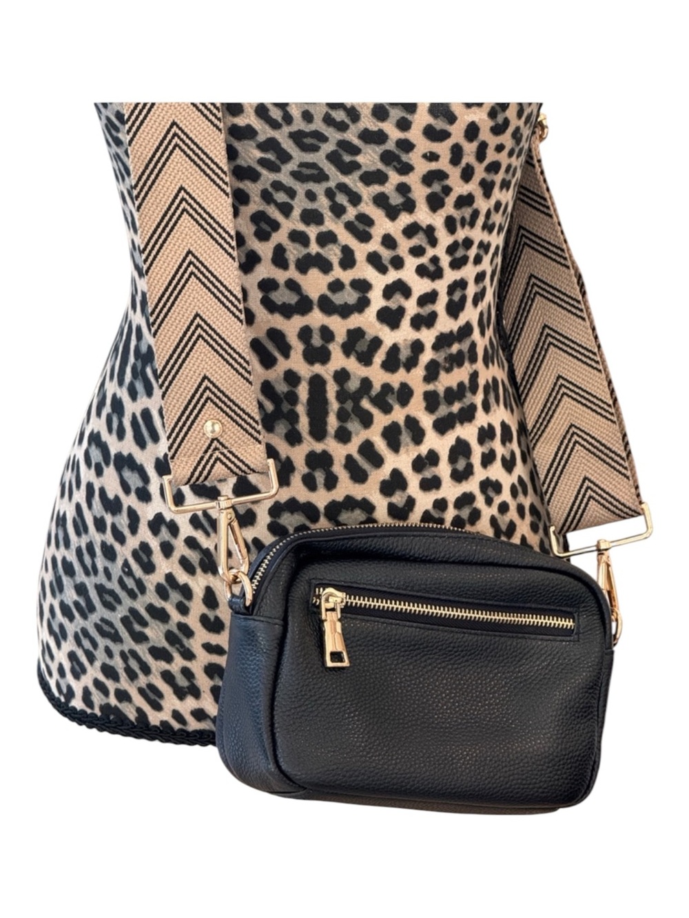 Pom Pom London Black Crossbody Mayfair Camera Bag in Pebble Leather - Picture 4 of 9